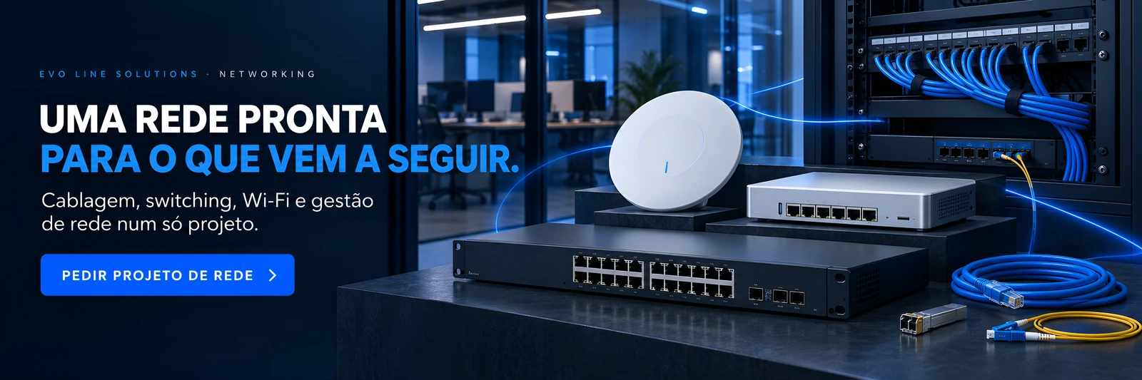 Ponto de acesso, gateway, switch de 24 portas e bastidor com cablagem estruturada azul.